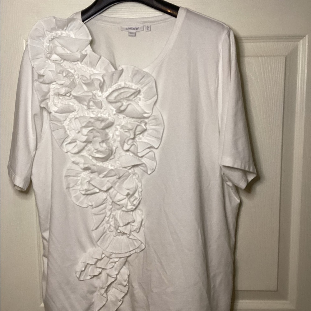 Chico’s White T shirt Flower Detail sz3